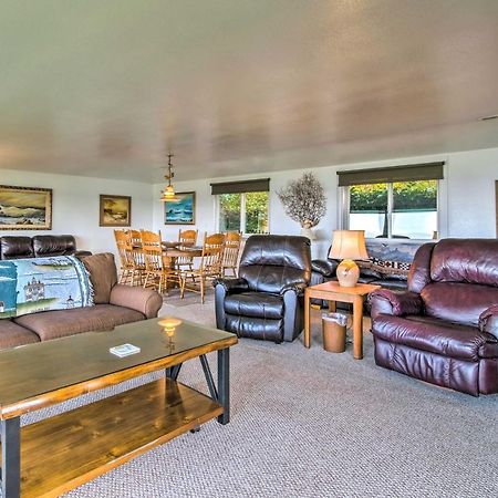 Cliffside Lighthouse Beach Home With Ocean View Coos Bay Exterior photo