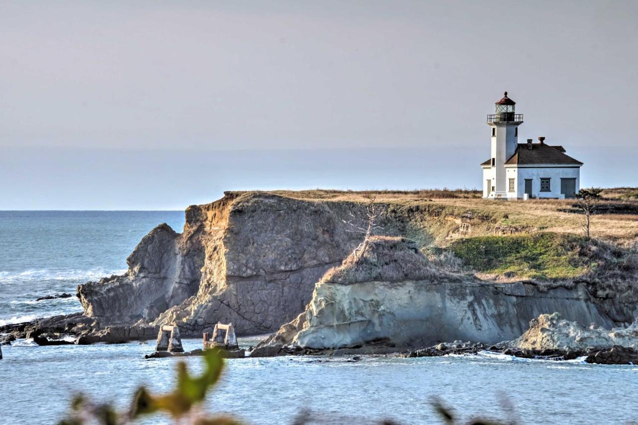 Cliffside Lighthouse Beach Home With Ocean View Coos Bay Exterior photo