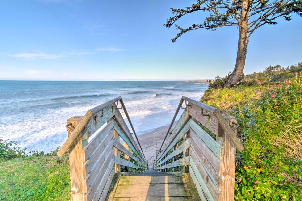 Cliffside Lighthouse Beach Home With Ocean View Coos Bay Exterior photo