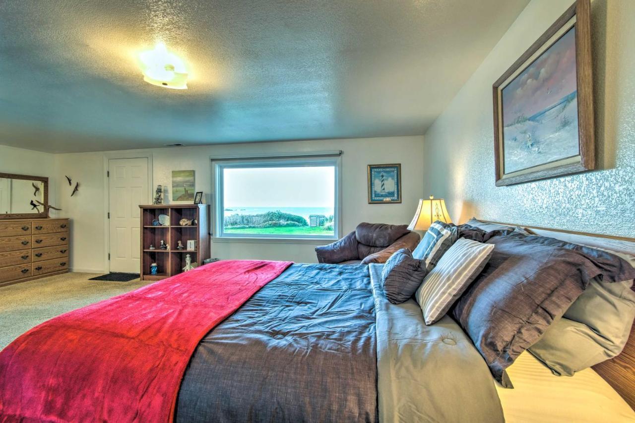 Cliffside Lighthouse Beach Home With Ocean View Coos Bay Exterior photo